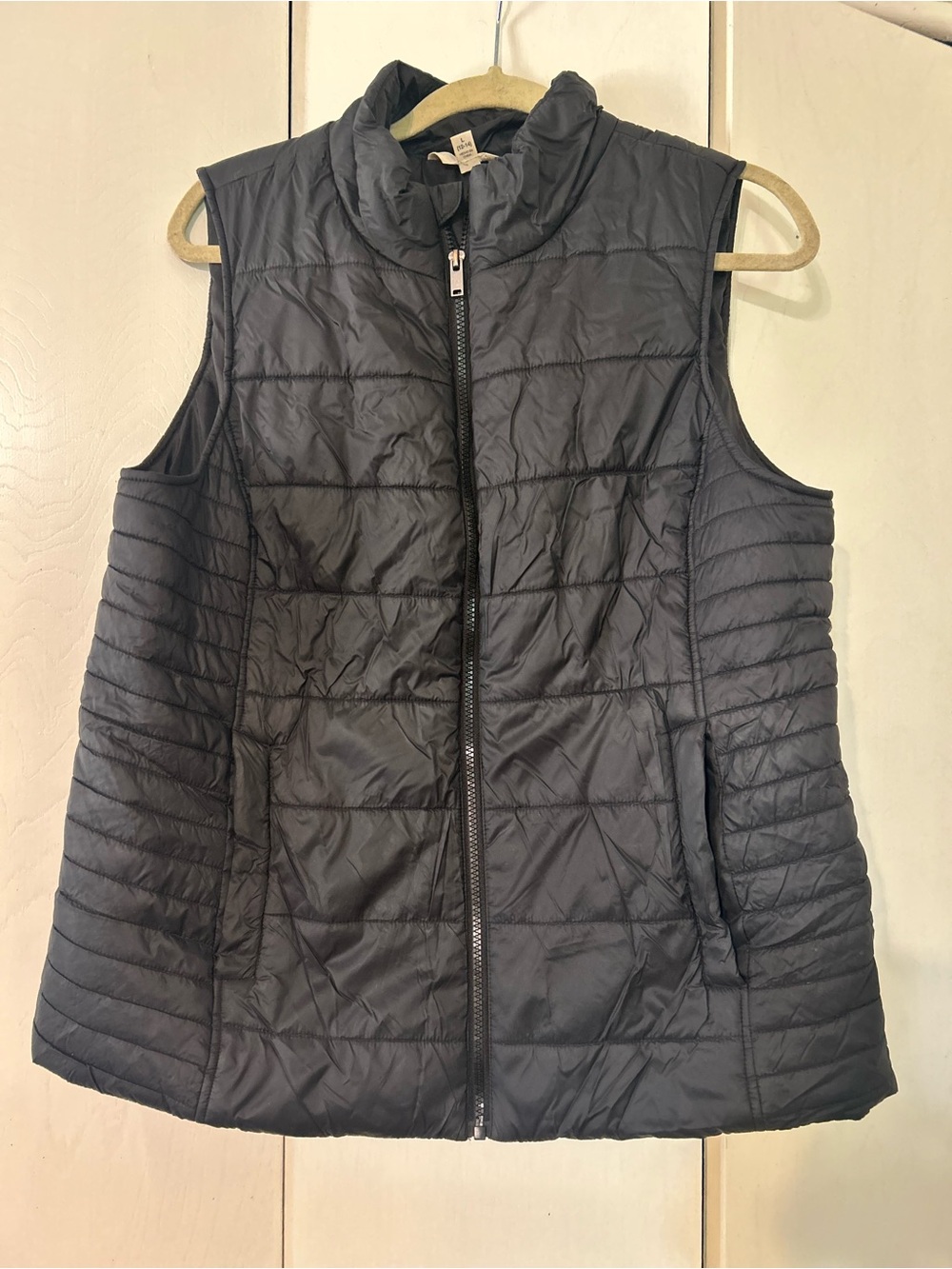 Time and Tru Black Quilted Puffer Vest